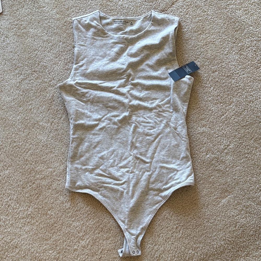 NWT Abercrombie and fitch gray bodysuit size medium
